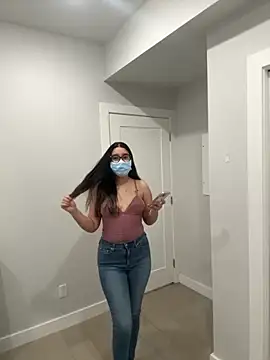 jAsMinE678 online show from 10, 4, 2026