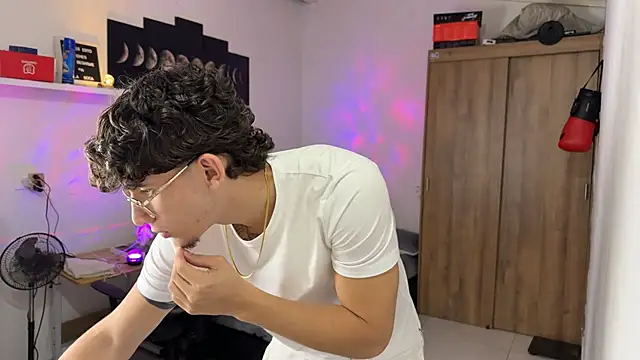 Kisan Smith online show from 24, 11, 2025