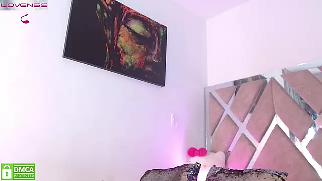 LauryMoons online show from 4, 2, 2026