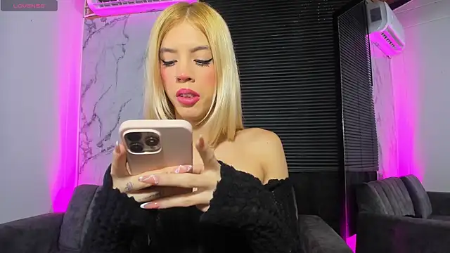 Courtney gonet online show from 17, 12, 2025