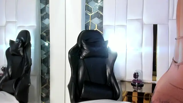 lia mariana online show from 6, 3, 2026