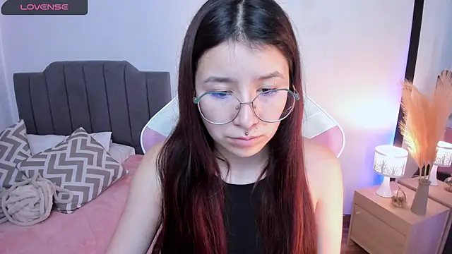 Snapshot of Amy_joones chatting on 28, 4, 2026 Amy joones online show from 28, 4, 2026