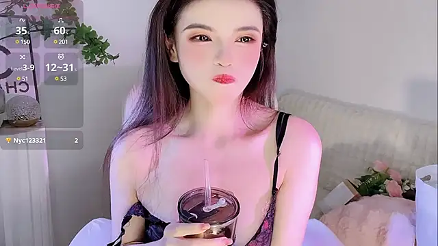 Snapshot of --xixi-- chatting on 4, 2, 2025 --xixi-- online show from 4, 2, 2025