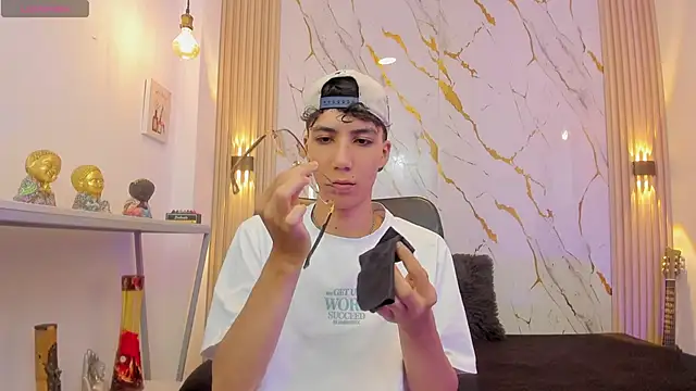 Snapshot of Nikolay_Gregori chatting on 1, 5, 2026 Nikolay Gregori online show from 1, 5, 2026