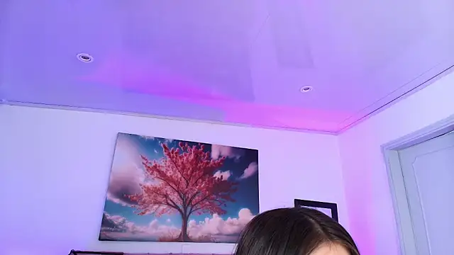 Julianaa Castro  online show from 6, 11, 2025