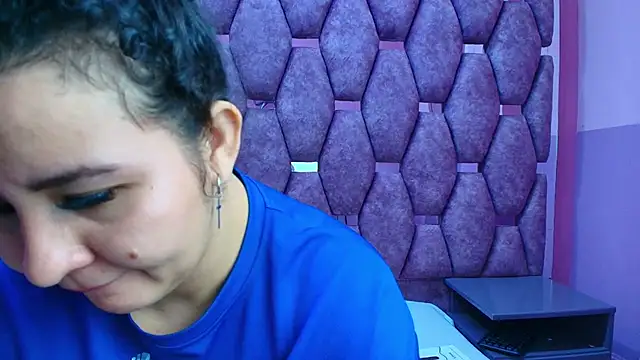 Snapshot of AlaSmith chatting on 10, 4, 2026 AlaSmith online show from 10, 4, 2026