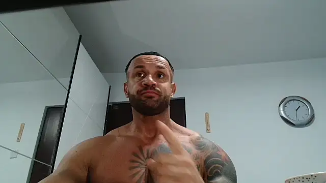 Magnificmuscles89 online show from 11, 4, 2026