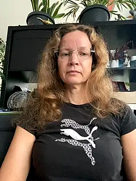 AnnikaRose online show from 4, 11, 2025