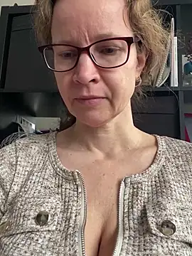 AnnikaRose online show from 13, 4, 2026