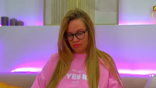 MariaNeumann online show from 10, 2, 2025