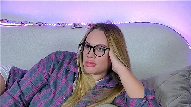 MariaNeumann online show from 13, 2, 2025