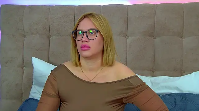 MariaNeumann online show from 28, 9, 2025