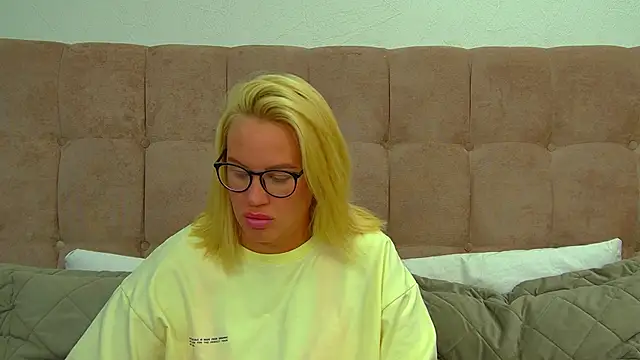 MariaNeumann online show from 10, 2, 2026