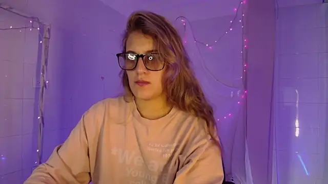 Giia paiige18 online show from 4, 12, 2025