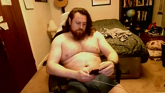 Snapshot of Hairy_Guy30 chatting on 4, 5, 2026 Hairy Guy30 online show from 4, 5, 2026