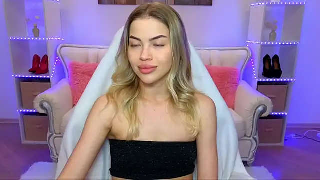 EmmyMills online show from 2, 12, 2025