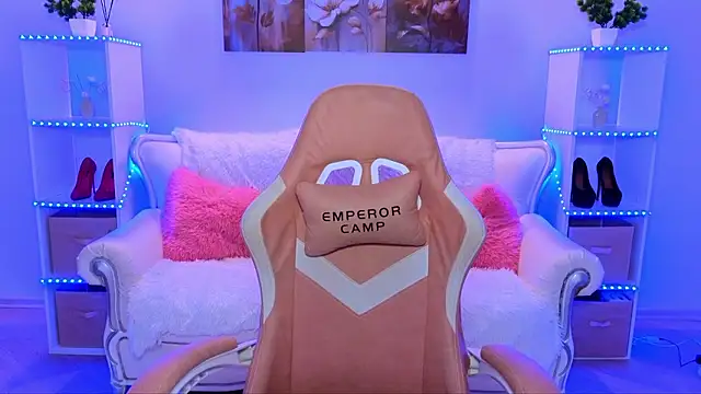 EmmyMills online show from 13, 1, 2026