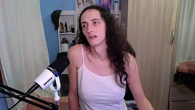 Snapshot of MemiKouki chatting on 20, 11, 2025 MemiKouki online show from 20, 11, 2025