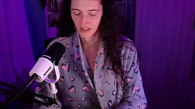 Snapshot of MemiKouki chatting on 30, 11, 2025 MemiKouki online show from 30, 11, 2025