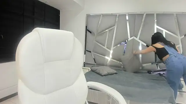 Catherinee69 x online show from 6, 1, 2025