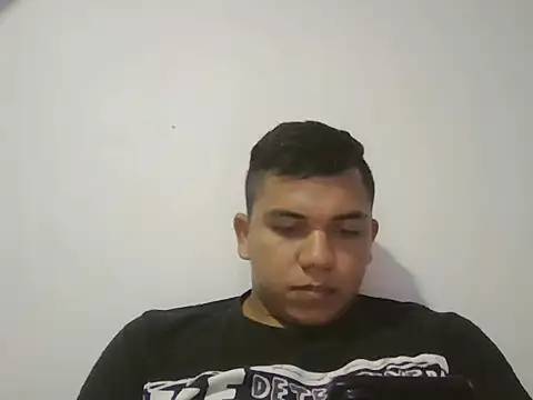 Snapshot of Eren_18 chatting on 15, 11, 2025 Eren 18 online show from 15, 11, 2025