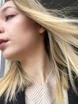 Snapshot of MiaThaine chatting on 9, 12, 2024 MiaThaine online show from 9, 12, 2024
