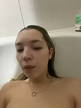 Snapshot of MiaThaine chatting on 15, 12, 2024 MiaThaine online show from 15, 12, 2024