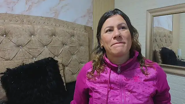 charlotte  G online show from 11, 11, 2025