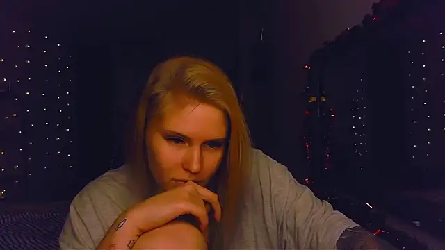 Snapshot of VoluptuousDreams chatting on 6, 12, 2024 VoluptuousDreams online show from 6, 12, 2024