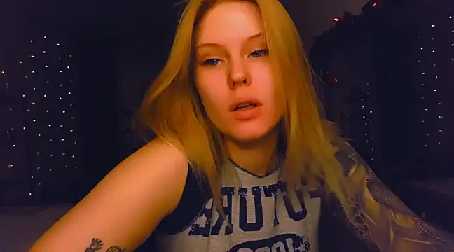 Snapshot of VoluptuousDreams chatting on 8, 12, 2024 VoluptuousDreams online show from 8, 12, 2024