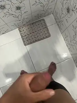 Snapshot of vintin21cm chatting on 17, 11, 2025 vintin21cm online show from 17, 11, 2025