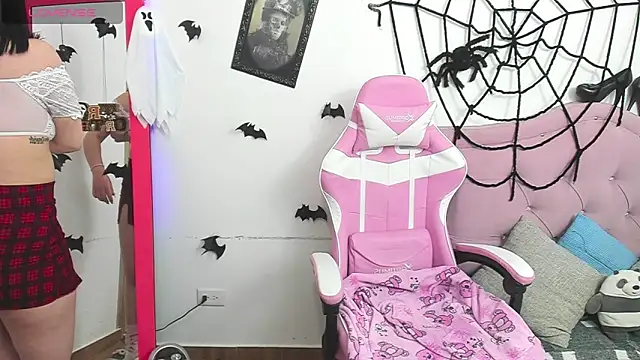 Katalina novoa online show from 1, 11, 2025