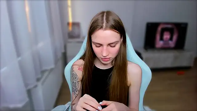 StellaLawless online show from 18, 2, 2025