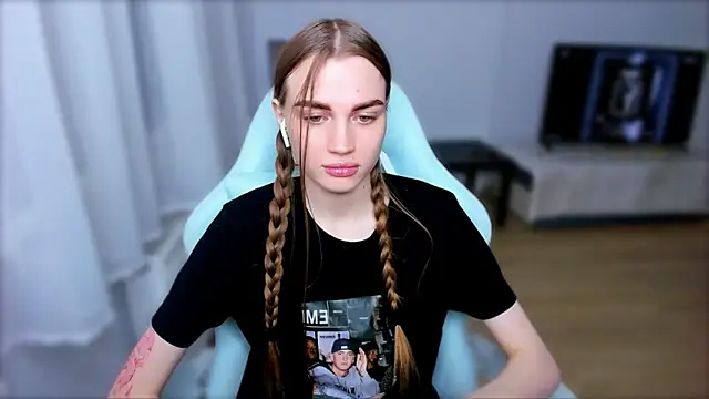 StellaLawless online show from 20, 2, 2025