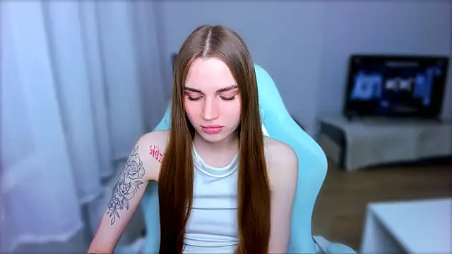 StellaLawless online show from 5, 3, 2025