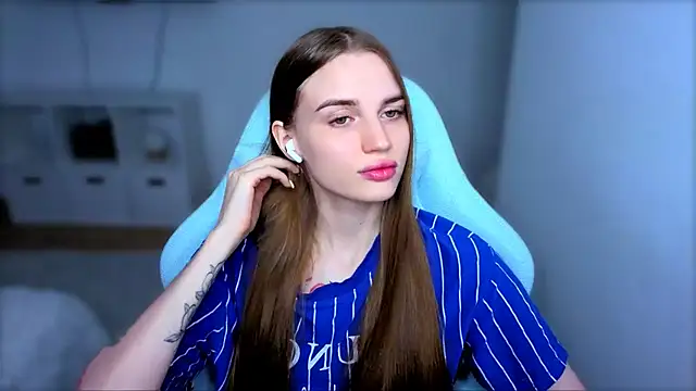 StellaLawless online show from 9, 9, 2025