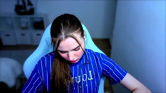 StellaLawless online show from 9, 11, 2025