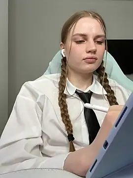 Snapshot of StellaLawless chatting on 8, 3, 2026 StellaLawless online show from 8, 3, 2026