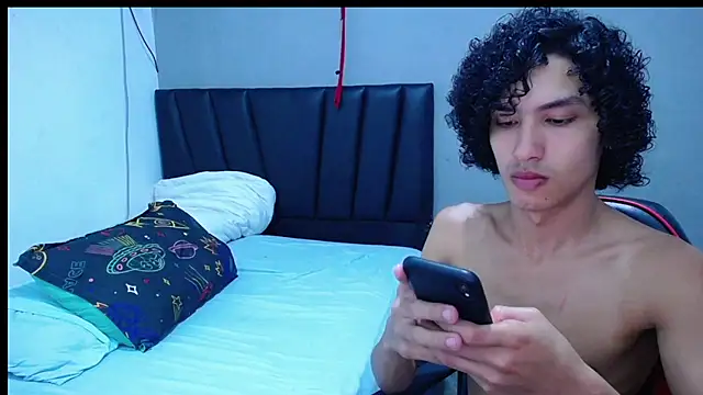 Snapshot of Tayronx33 chatting on 1, 11, 2025 Tayronx33 online show from 1, 11, 2025