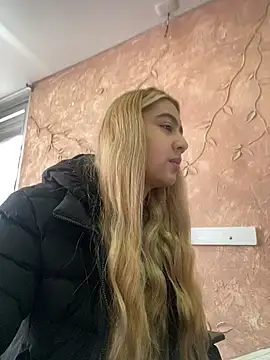 Miabonnett  online show from 4, 11, 2025