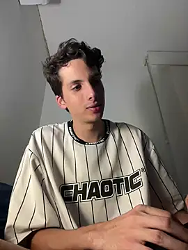 CamiloXx04 online show from 29, 1, 2025