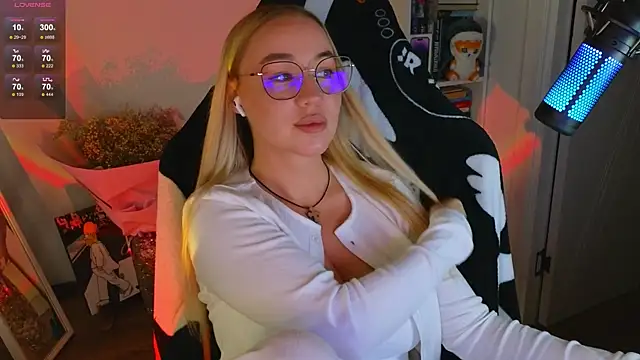 Snapshot of Emili1- chatting on 20, 9, 2025 Emili1- online show from 20, 9, 2025