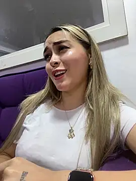 Snapshot of emma_oxford chatting on 21, 12, 2024 emma oxford online show from 21, 12, 2024