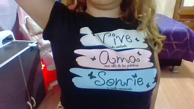 Jennxdolls online show from 2, 12, 2024