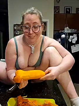 Snapshot of littlelustlamb chatting on 6, 12, 2024 littlelustlamb online show from 6, 12, 2024