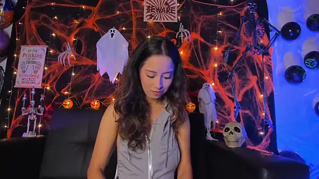 little-Emma online show from 30, 10, 2025