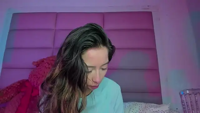 little-Emma online show from 22, 12, 2025