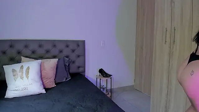 Deborah Colins online show from 7, 11, 2025