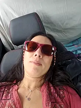 Reinacatchile online show from 2, 2, 2025