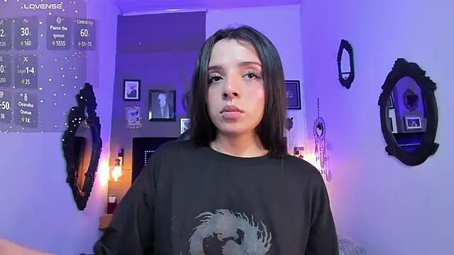 Charlotte  Benett online show from 16, 3, 2025